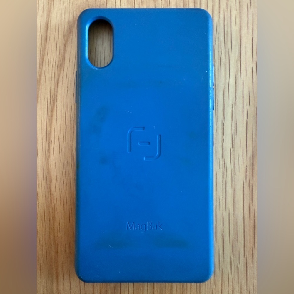 MagBak for IPhone X/XS - Picture 2 of 12